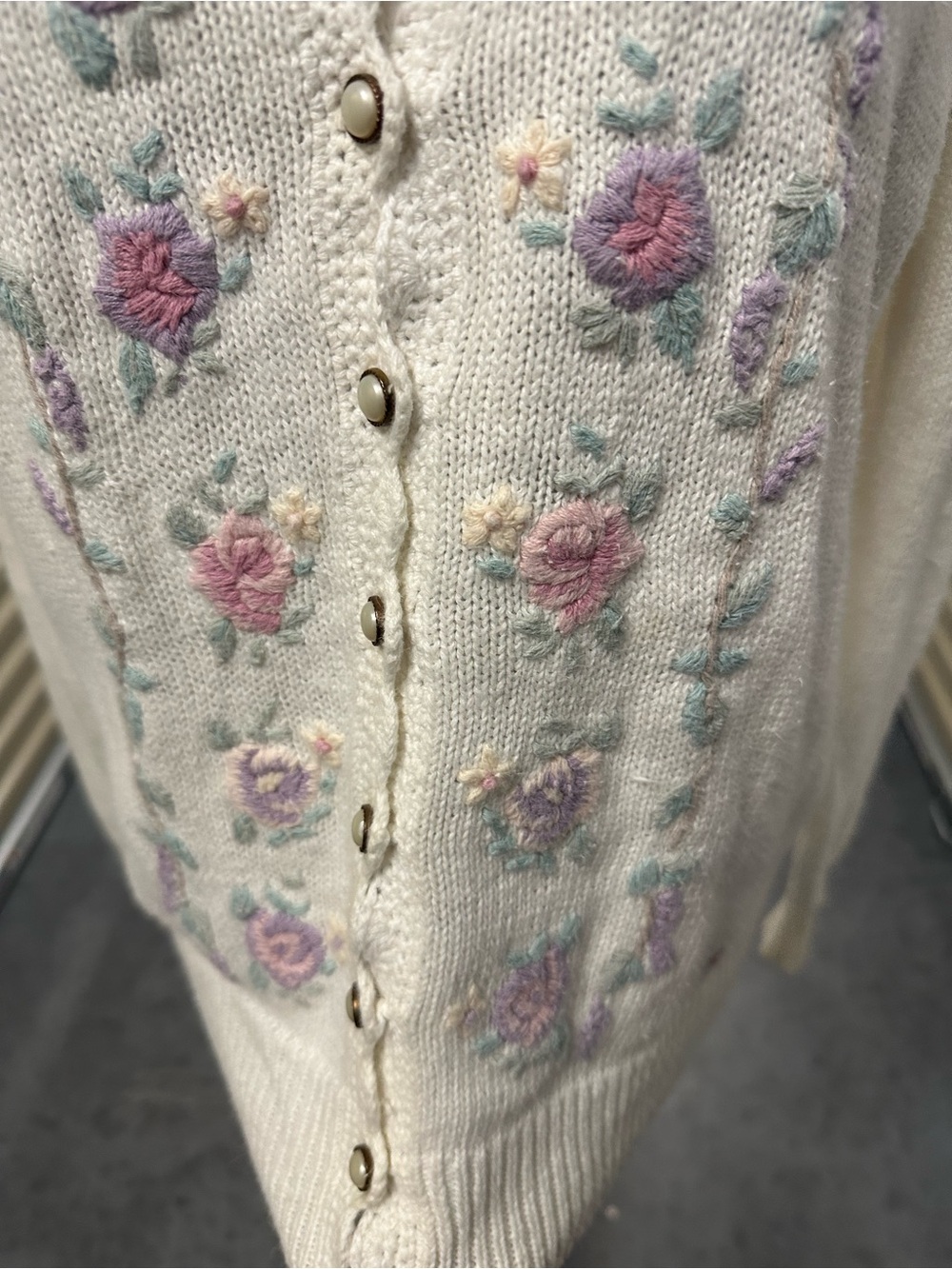 80’s Worthington Cream Floral Embroidered Cardigan Sweater Cottagecore - Picture 2 of 7